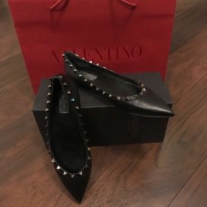 VALENTINO ROCKSTUD FLATS. Size 41